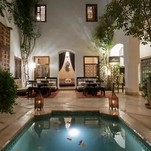 2* رياد El Maktoub